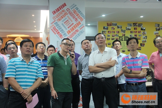 福建省環(huán)保廳副廳長(zhǎng)陳寧等領(lǐng)導(dǎo)專家一行蒞臨訊網(wǎng)科技視察